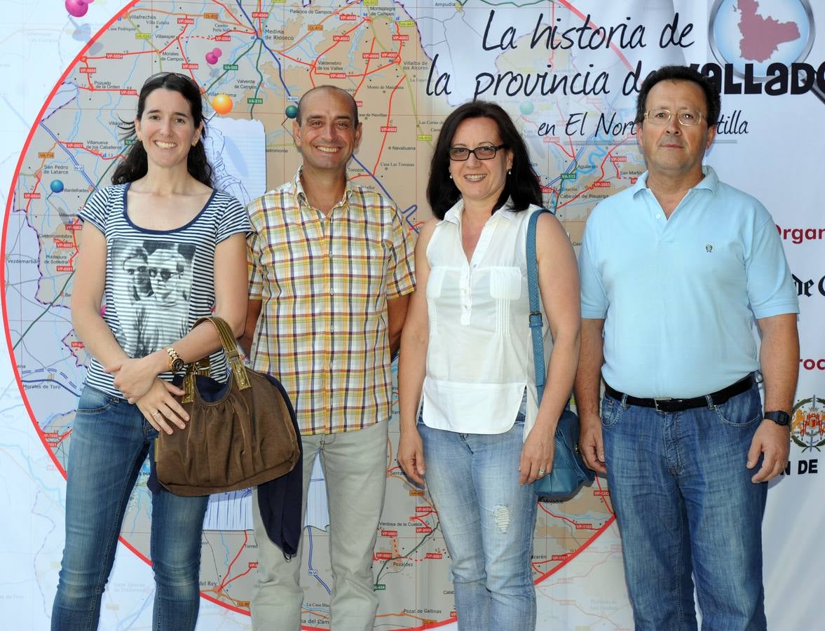 Irene Núñez, Melitón A. Martín con su esposa, Beatriz Martín, acompañados por Miguel Yuguero.