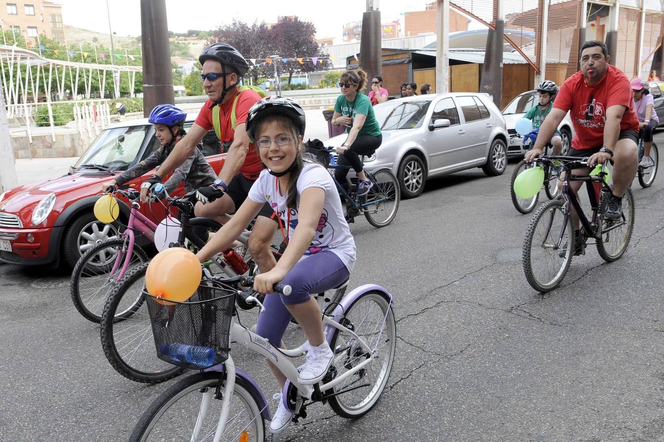 Marcha ciclista en el Barrio de La Victoria