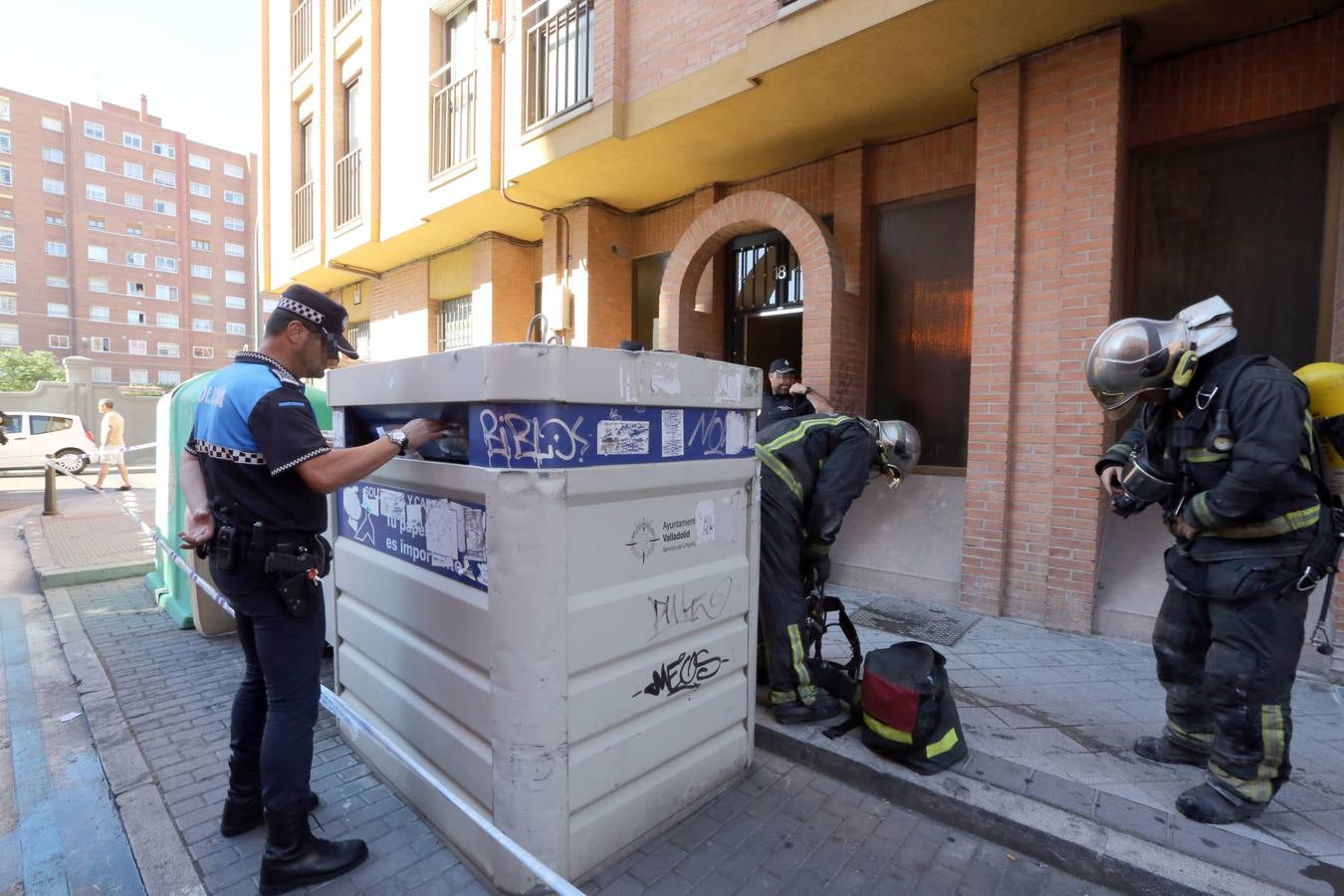 Los bomberos encuentran un cuerpo al ir a sofocar un incendio en la calle San Luis de Valladolid