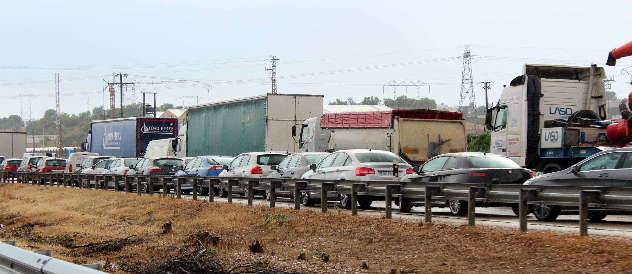 Retenciones por las lluvias en la A-62 entre Cabezón de Pisuerga y Cigales