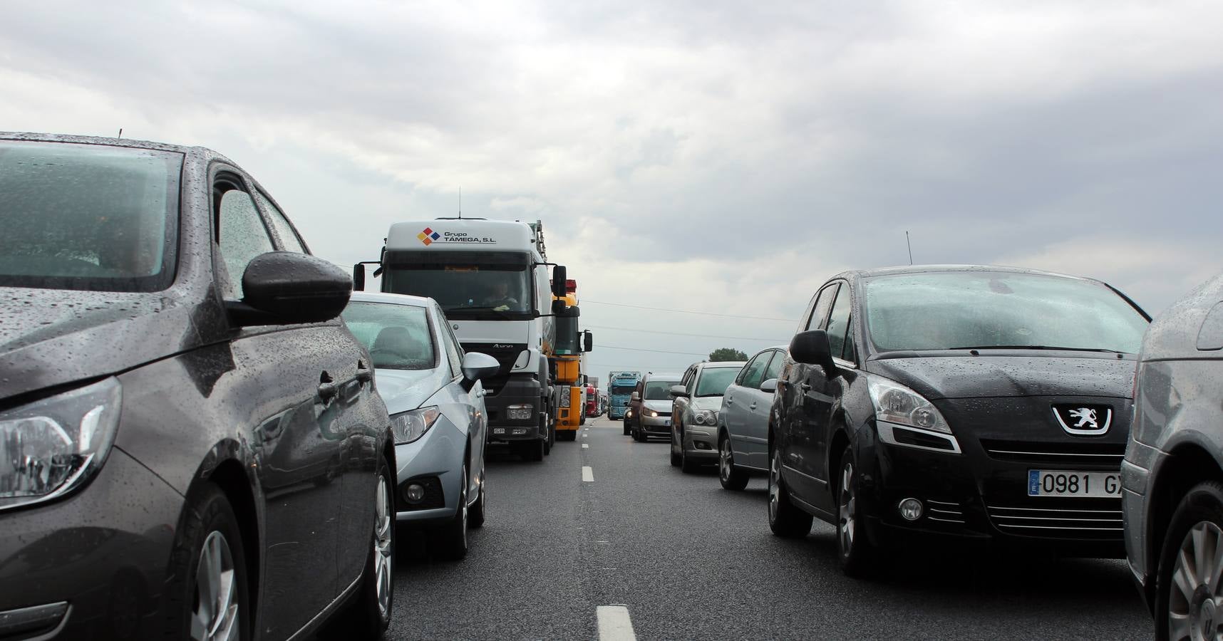 Retenciones por las lluvias en la A-62 entre Cabezón de Pisuerga y Cigales