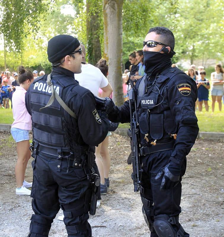 Exhibición del GEO de la Policía Nacional en Carrión de los Condes. Palencia