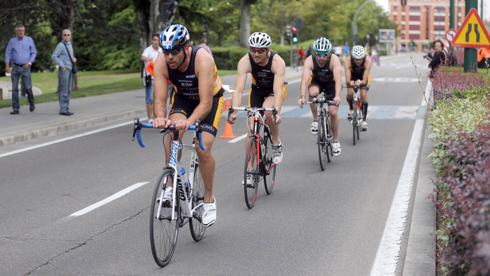 Valladolid celebra el I Triatlón por equipos Playa de las Moreras