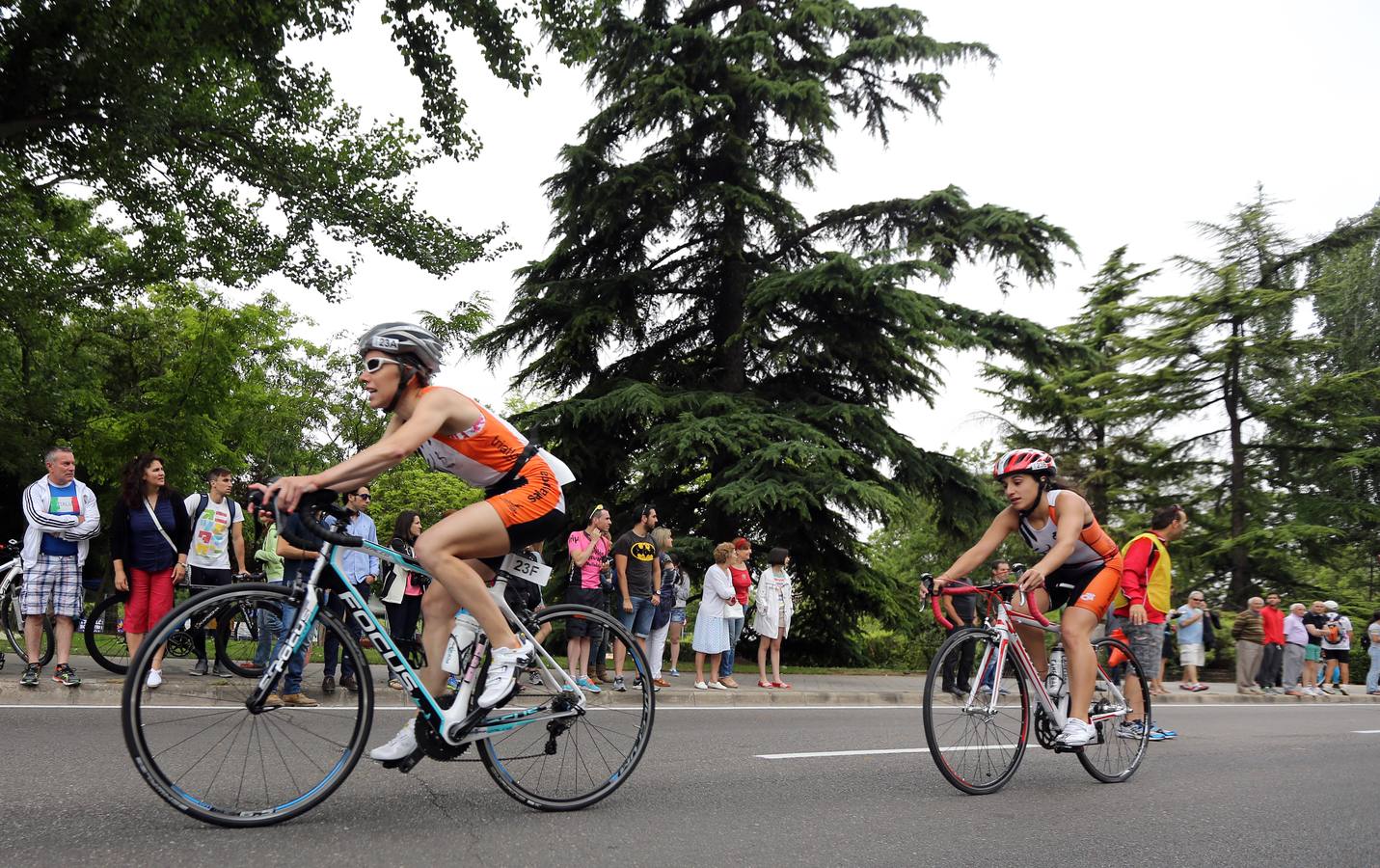 Valladolid celebra el I Triatlón por equipos Playa de las Moreras