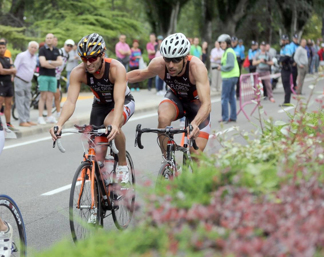 Valladolid celebra el I Triatlón por equipos Playa de las Moreras