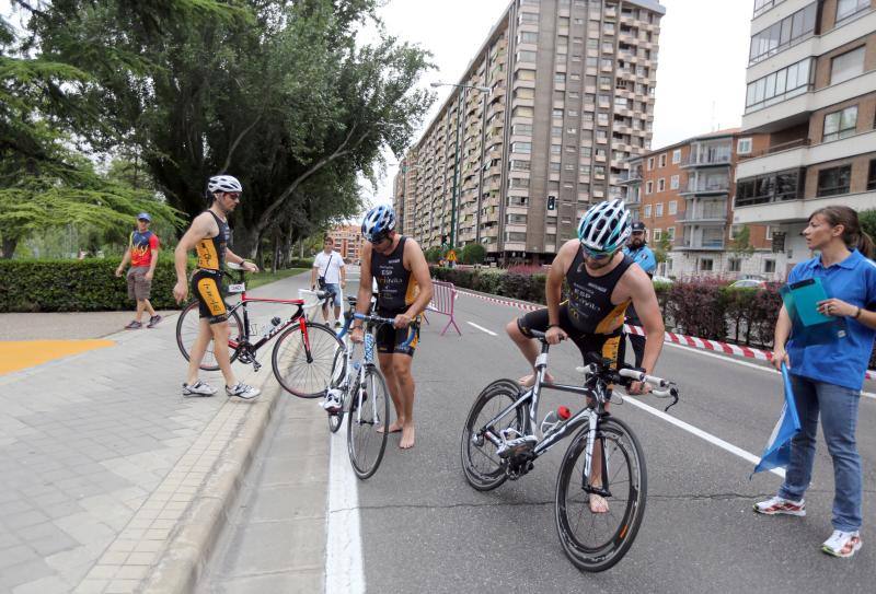 I Triatlón contrarreloj por equipos Playa de las Moreras