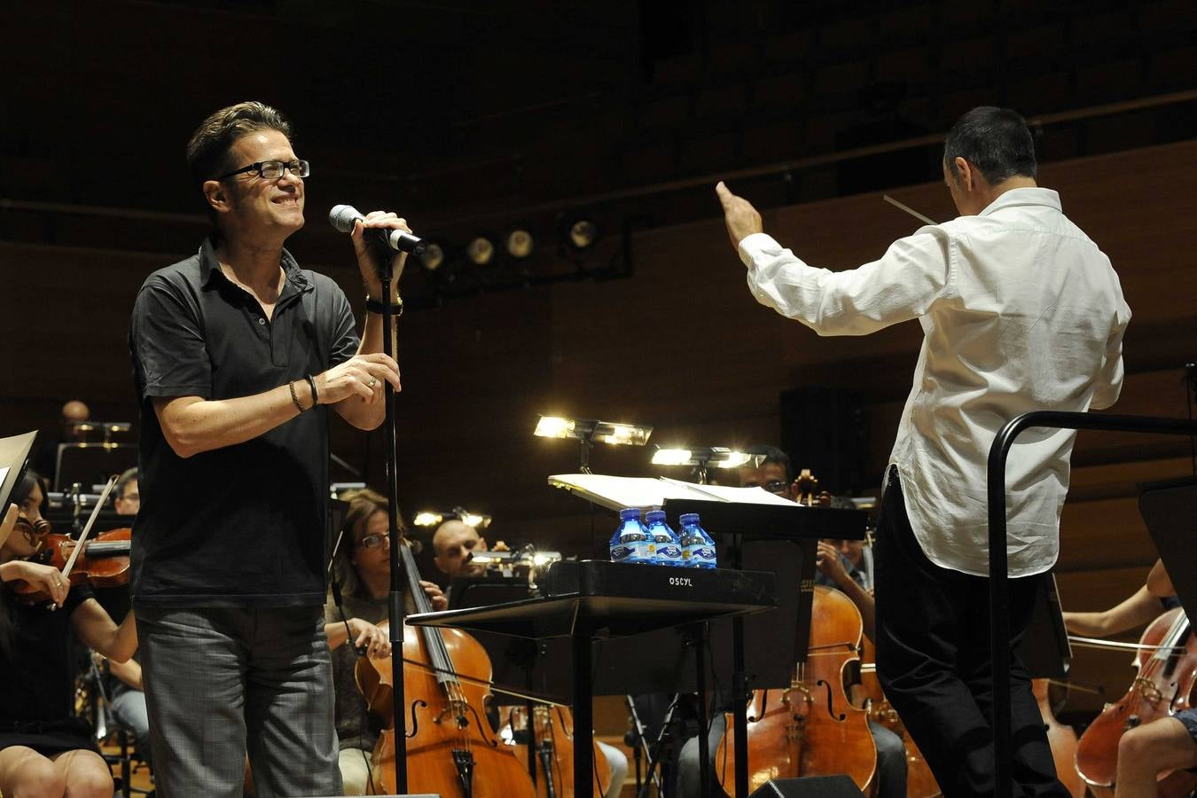 Ensayo del concierto de Santiago Auserón y la Oscyl en el Auditorio Miguel Delibes de Valladolid