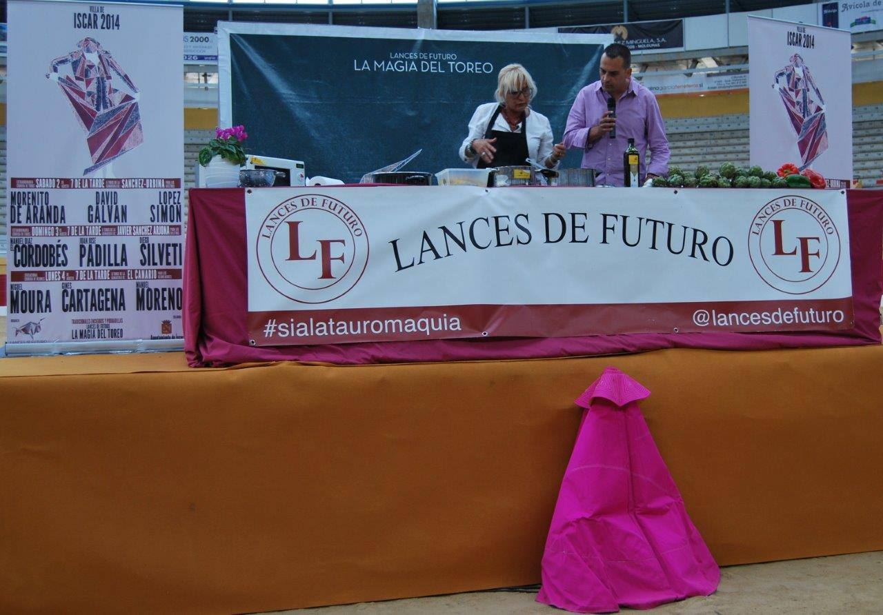Maribel Gil, de Master Chef, seduce al público de Íscar