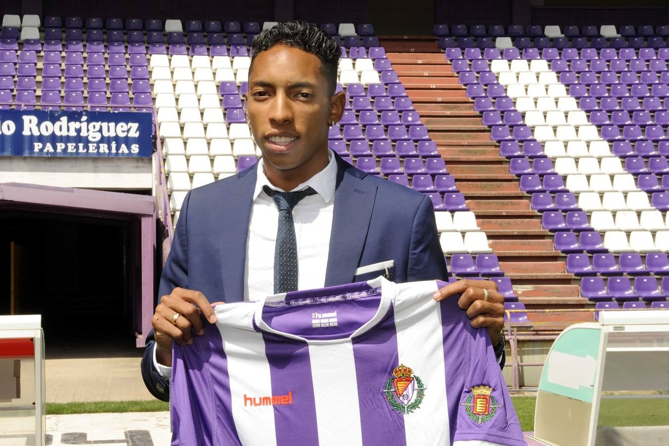 Presentación de Johan Mojica como nuevo jugador del Real Valladolid