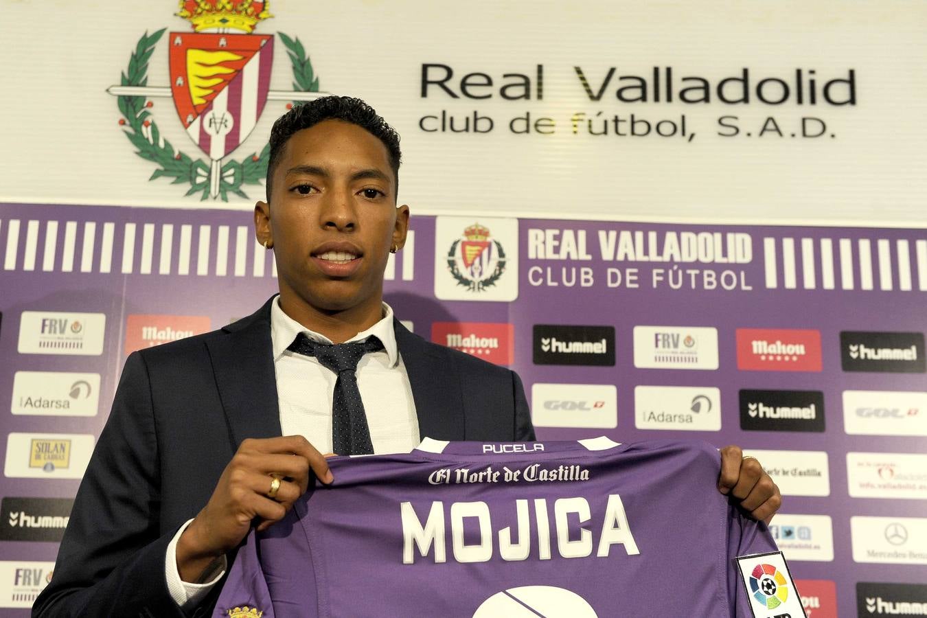 Presentación de Johan Mojica como nuevo jugador del Real Valladolid