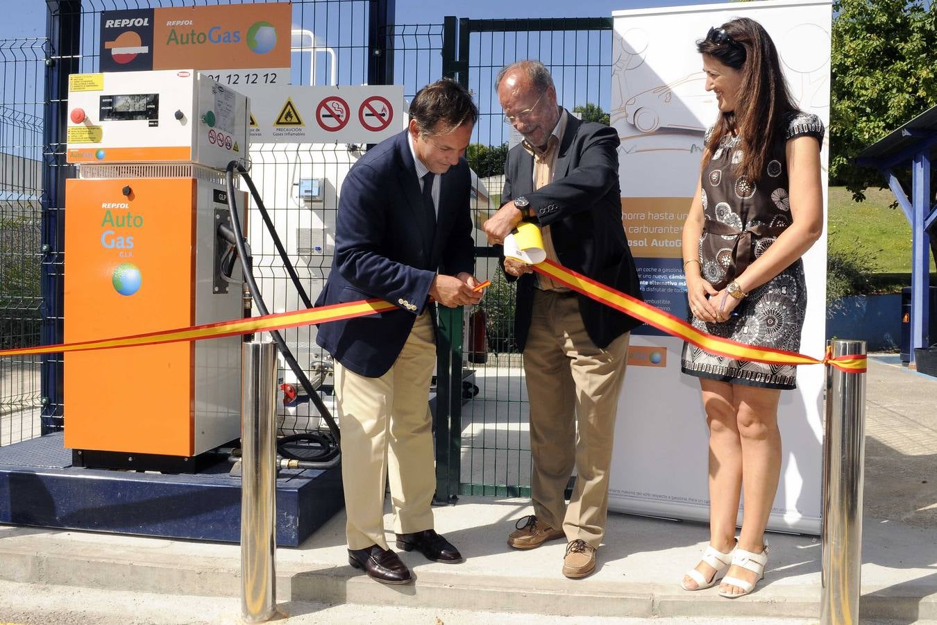 Inauguración del tercer surtidor de gas licuado de Valladolid