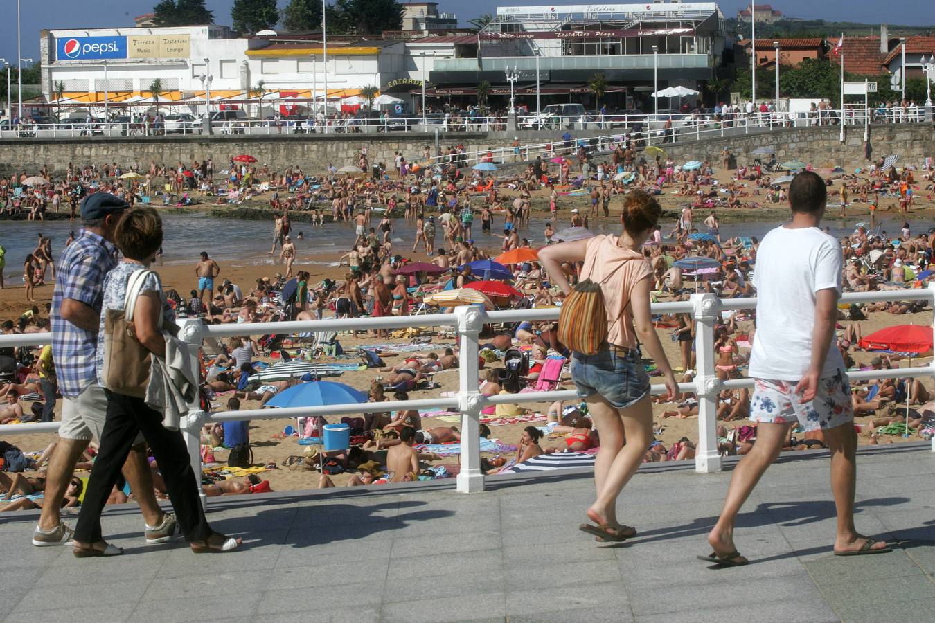 Playa de San Lorenzo, en Gijón.