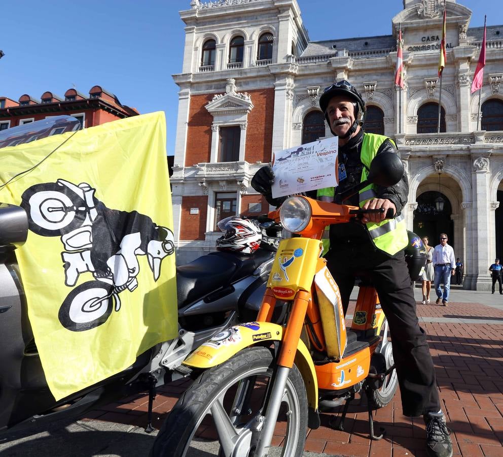La II Vuelta España en Vespino llega a la Plaza Mayor de Valladolid