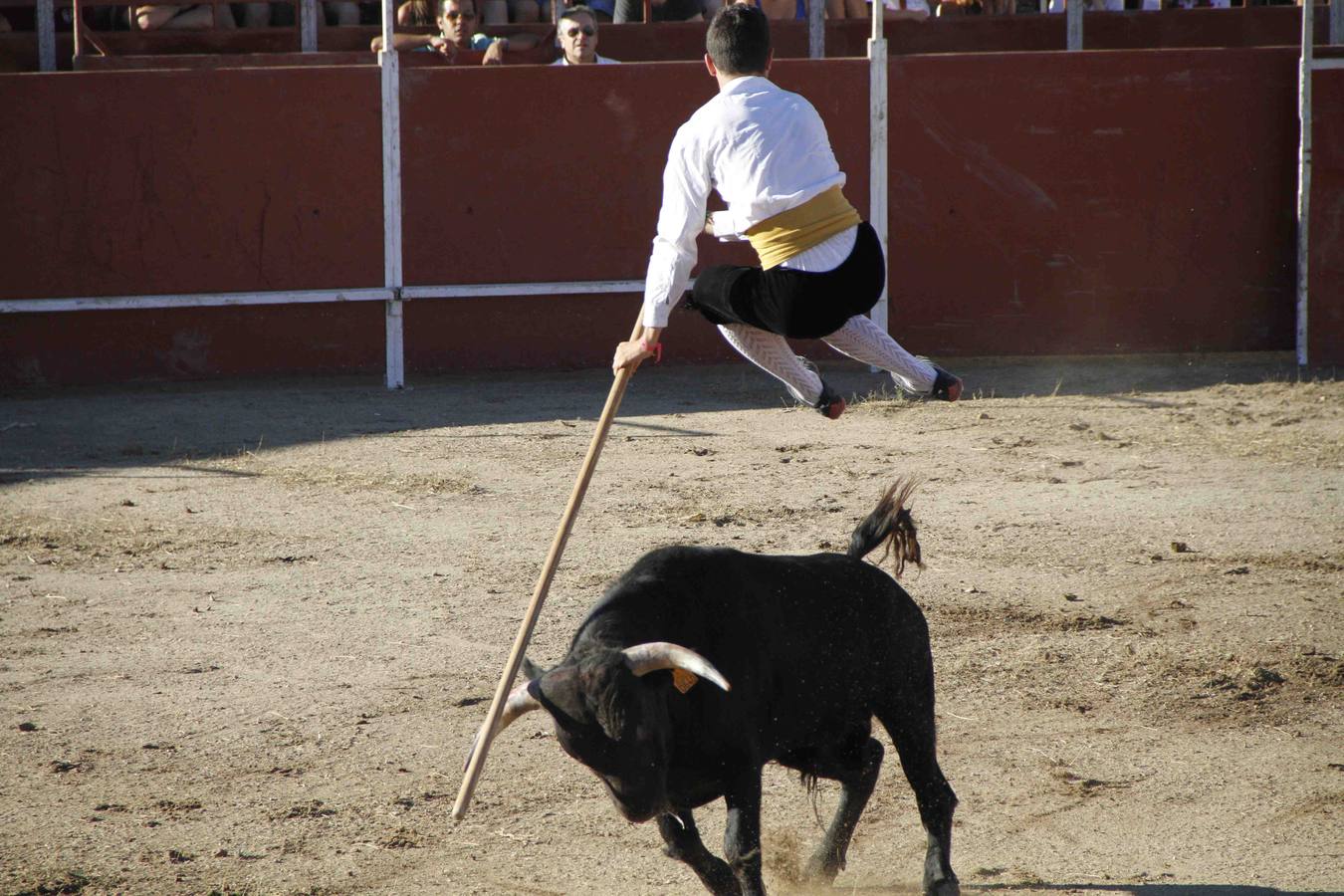 Exhibición de cortes, quiebros y saltos en Campaspero