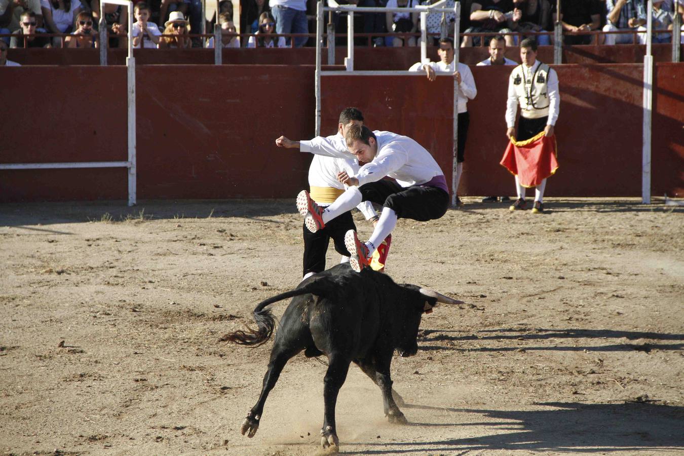 Exhibición de cortes, quiebros y saltos en Campaspero