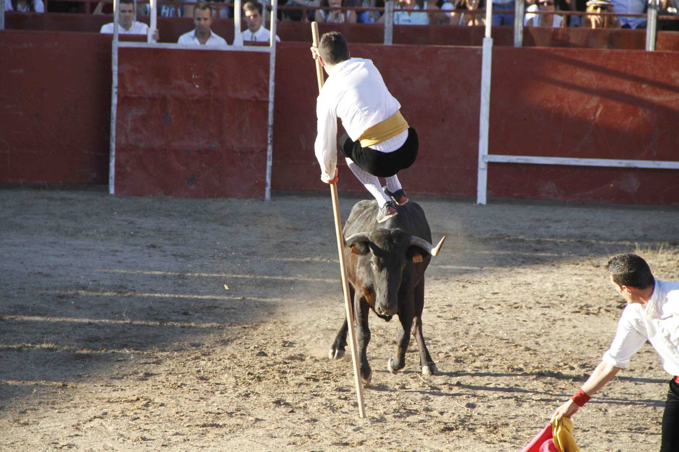Exhibición de cortes, quiebros y saltos en Campaspero