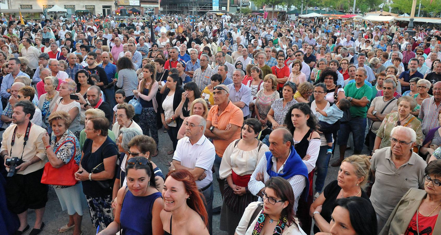 Desfile y pregón de Sandra Ibarra en la inauguración de la Feria Renacentista de Medina del Campo (Valladolid)