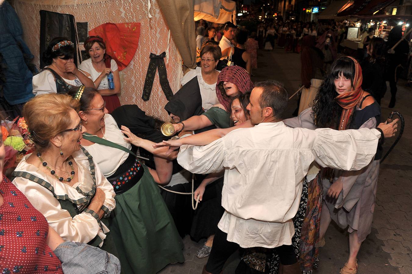 Desfile y pregón de Sandra Ibarra en la inauguración de la Feria Renacentista de Medina del Campo (Valladolid)