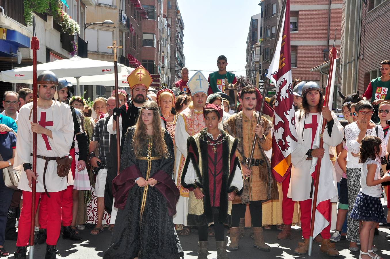Recreacion historica de la llegada de Isabel la Catolica y su hermano Alfonso a Medina del Campo (Valladolid)