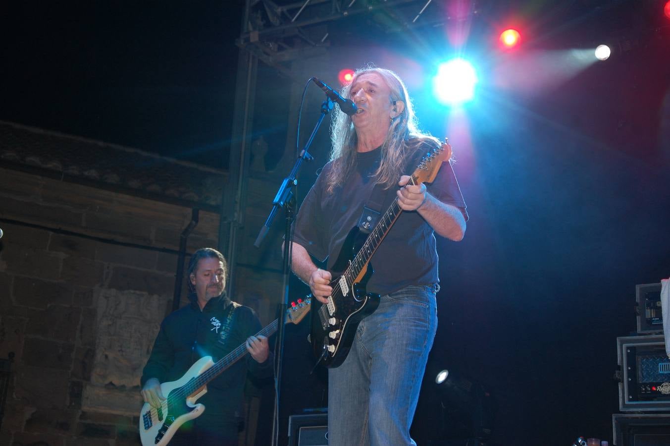 Velilla vibra con la actuación de Rosendo