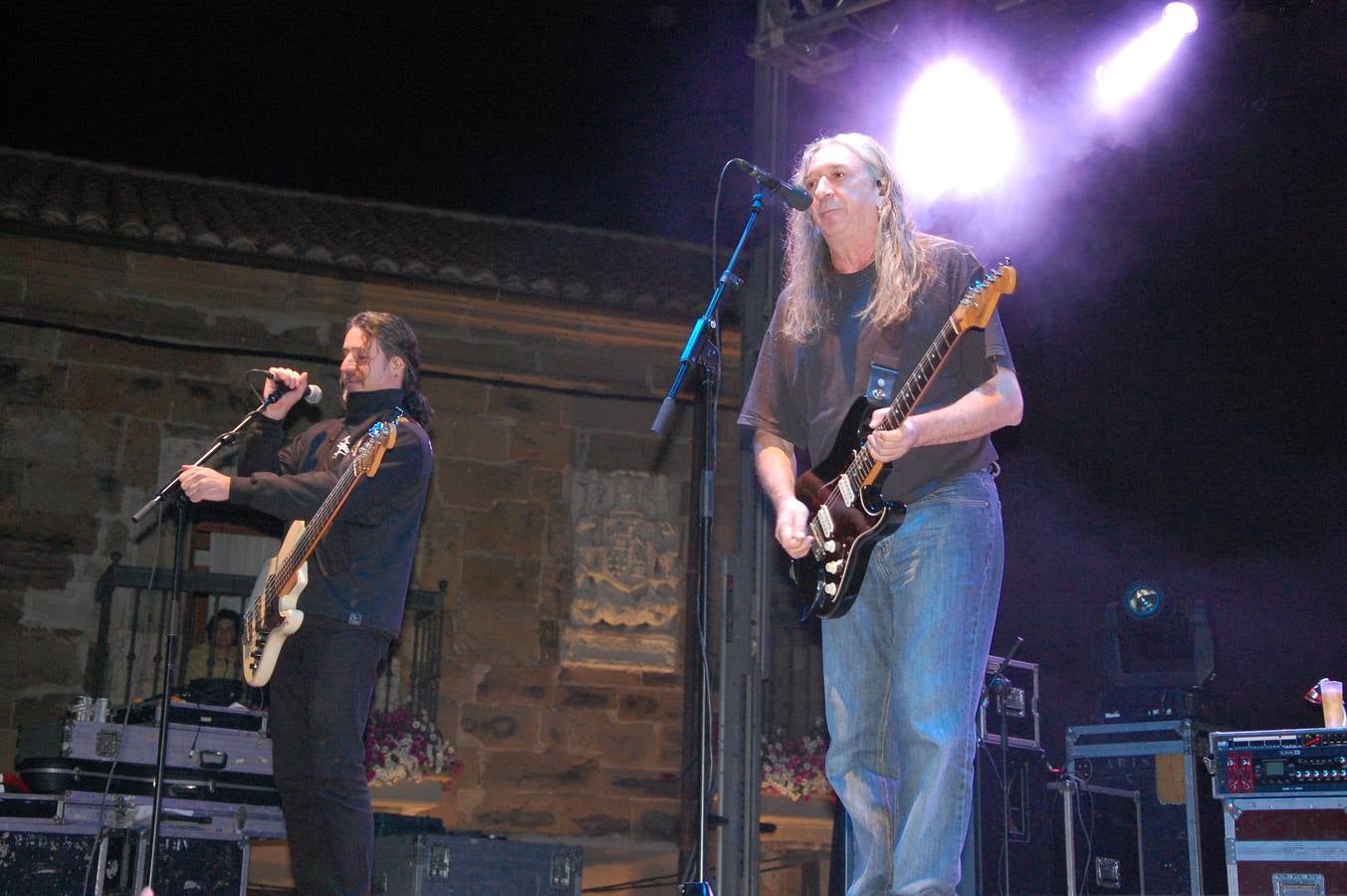 Velilla vibra con la actuación de Rosendo