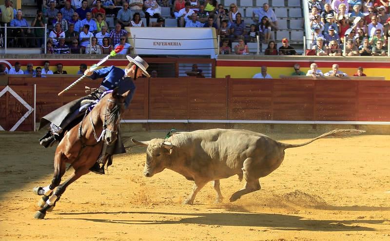 Corrida de rejones en la feria de San Antolín de Palencia