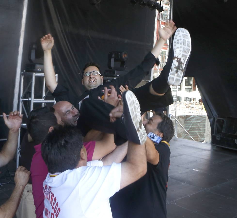 Gregorio Pérez bate el récord de cortar jamón durante las fiestas de Valladolid