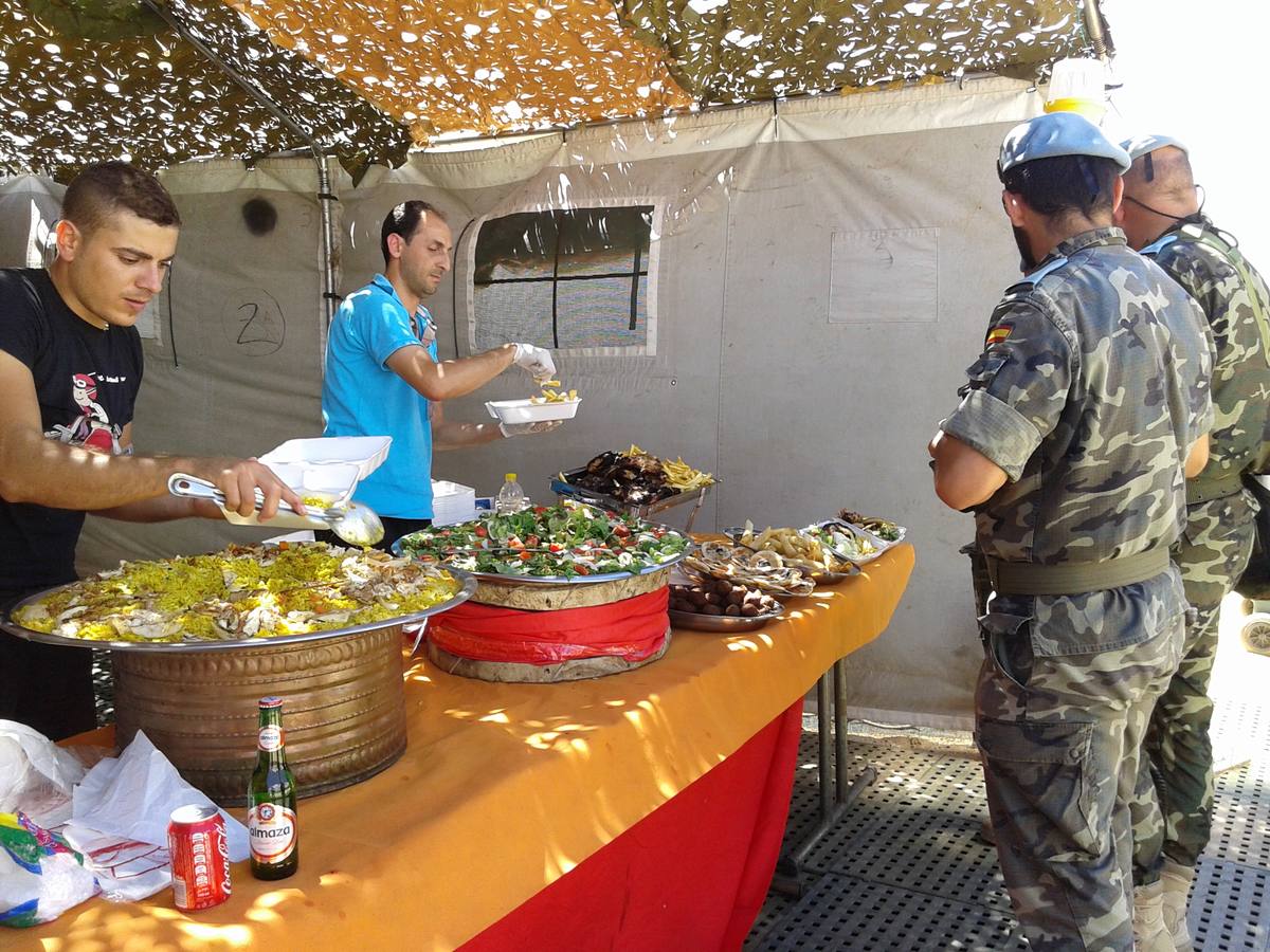 Mercadillo dominical en la base de Marjayoun (Líbano)