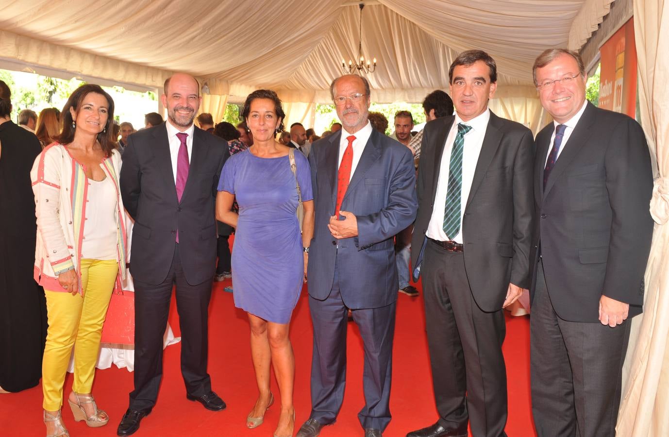 Carmen Ruiz, secretaria general de la Consejería de Fomento; Carlos Muñoz, director del Meliá Recoletos; la concejala Mercedes Cantalapiedra; el alcalde, Francisco Javier León de la Riva; el director general de El Norte de Castilla, Ignacio Pérez Alonso, y el consejero de Fomento y Medio Ambiente, Antonio Silván.