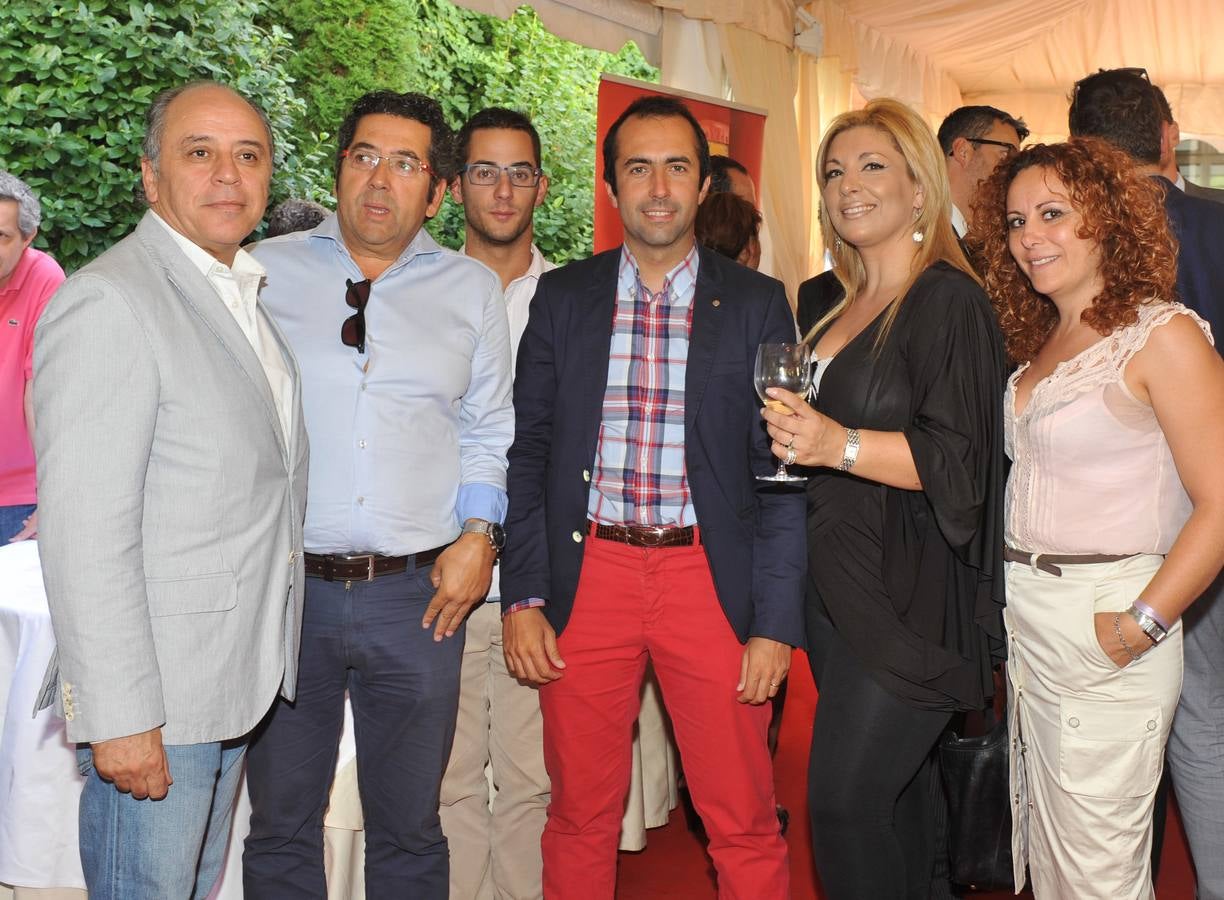 El equipo de la Inmobiliaria Don Sancho con Ricardo Zapico, Arturo y Gonzalo Villada, Javier Castañeda, Fina Montaño y Jennifer Piriz.