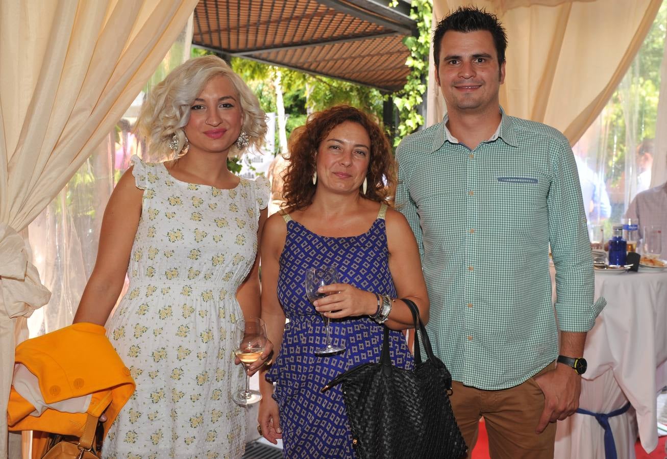 Ainhoa Salcedo (Couture), Teresa San José (Toro equipment) y Óscar Becares, del departamento de Publicidad de El Norte.