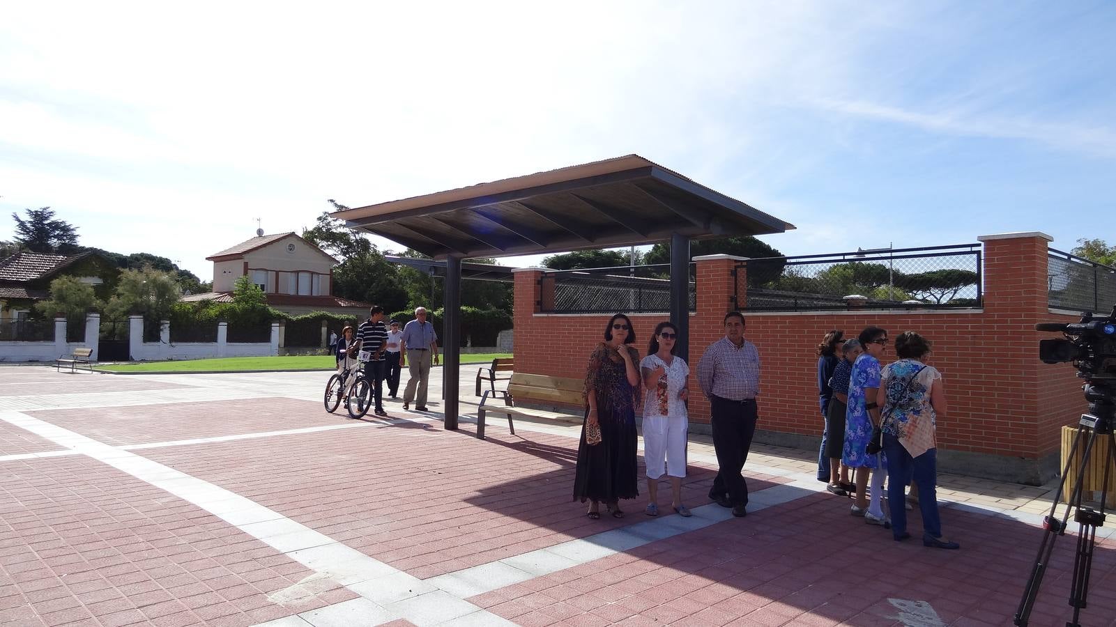 Nuevo paseo en el Pinar de Antequera contruido en los terrenos liberados del tren