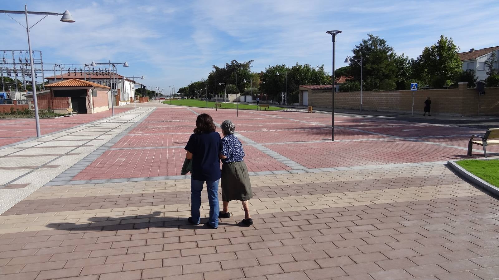 Nuevo paseo en el Pinar de Antequera contruido en los terrenos liberados del tren