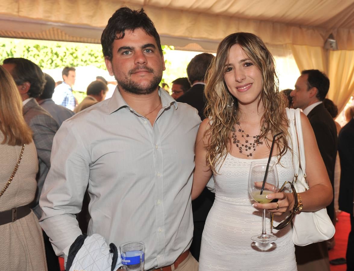 Miguel Ángel Sánchez y Sonia Rodríguez, de la Clínica Veterinaria Móvil.