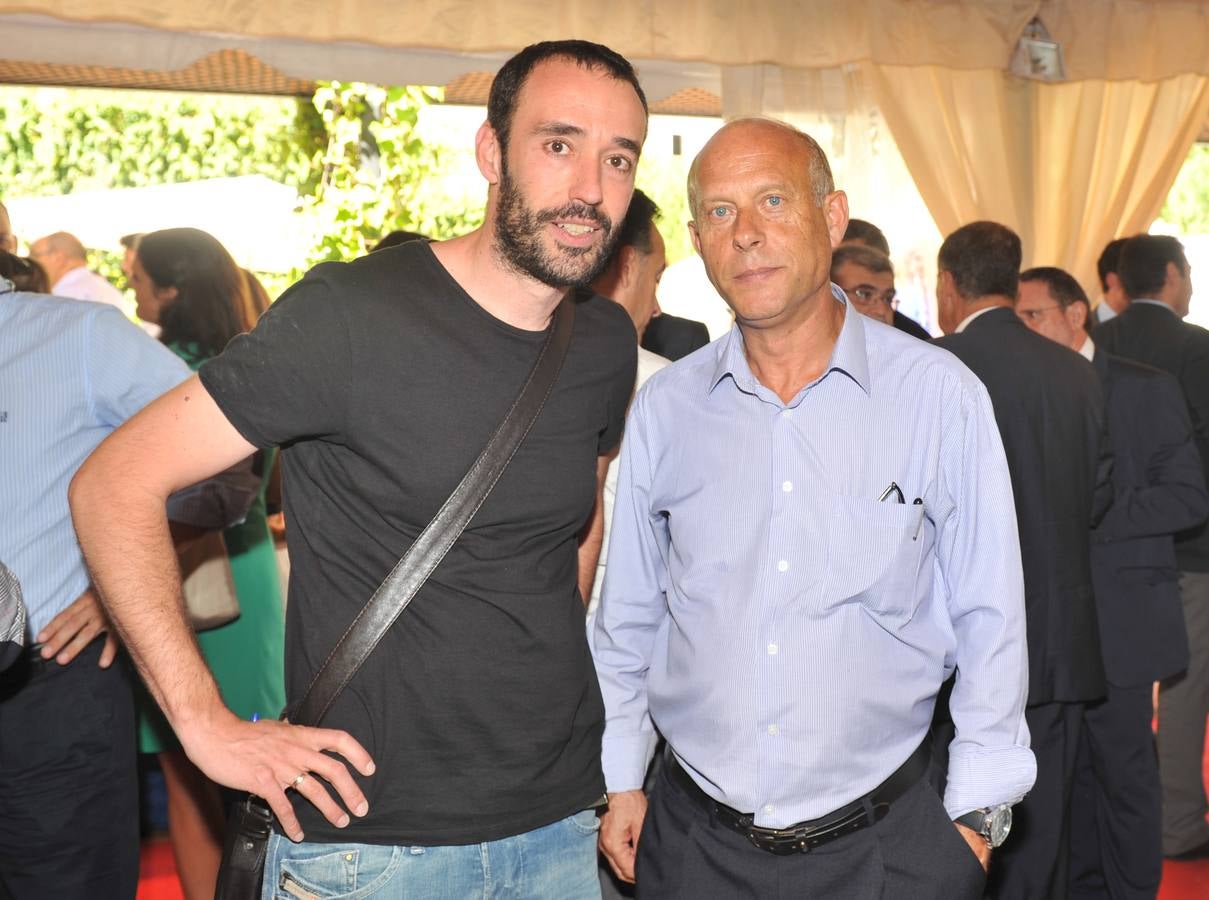 El periodista de El Norte Jorge Sanz con Fernando Calleja.