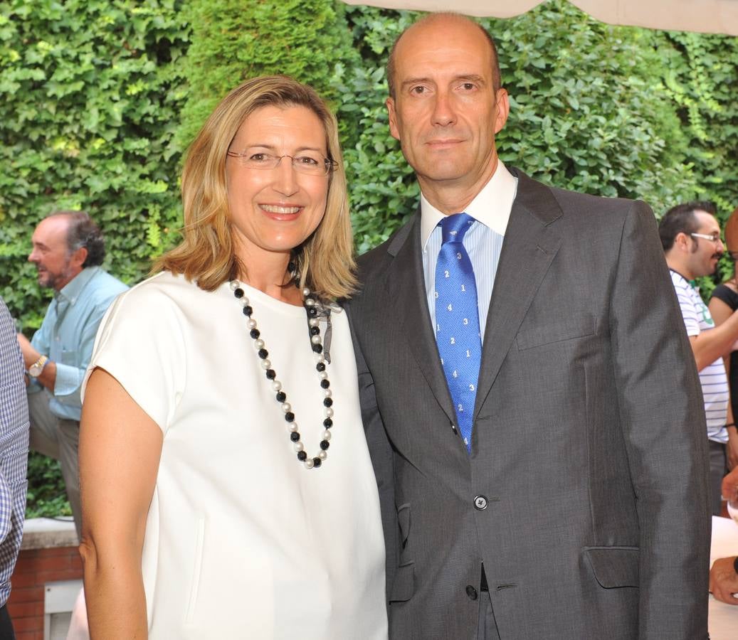 Mayte Zamorano, de El Norte de Castilla, con Joaquín da Silva, de Bankinter.