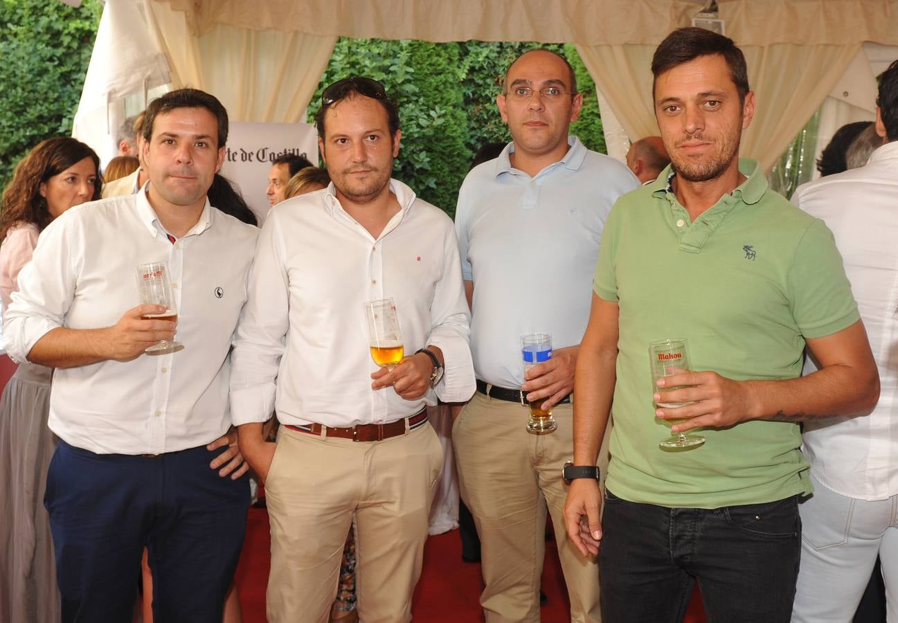 Ángel Bernaldo, Luis Oviedo y Eduardo Martín, los tres de Soluciones Inmobiliarias, con David Sánchez, de la empresa Cerámicas Sánchez.