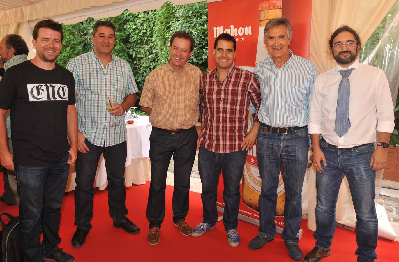 El periodista de El Norte Arturo Posada, Mariano Mancebo (Comunicación y Relaciones Externas del Real Valladolid), Fernando Bravo (El Norte), Mario Miguel (jefe de prensa del Real Valladolid) y Paco Santamaría (delegado del equipo blanquivioleta).