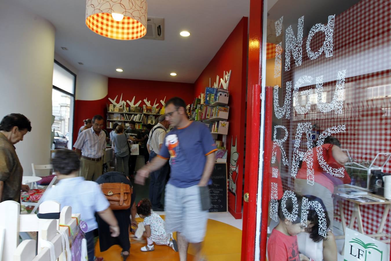 La librería Lobo Feroz cambia de sede