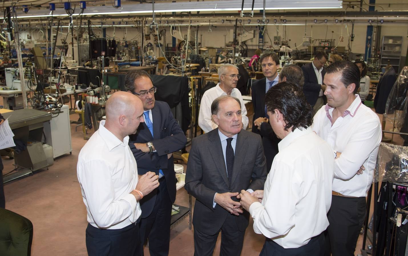 El consejero de Economía visita las instalaciones de Antonaga en Briviesca (Burgos)