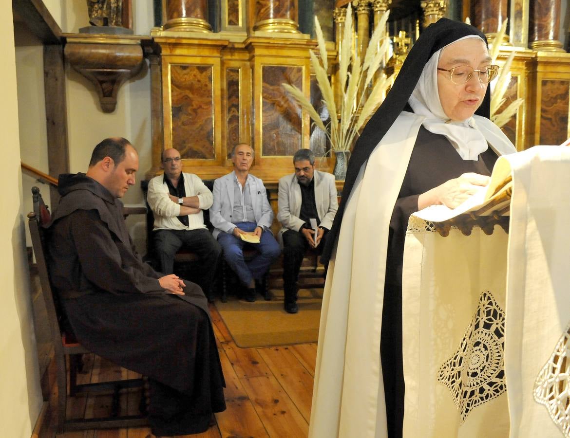 Los poetas Luis Alberto de Cuenca, Carlos Aganzo y José María Muñoz Quirós glosan a Santa Teresa de Jesús y San Juan de la Cruz en el convento Carmelita de Medina del Campo