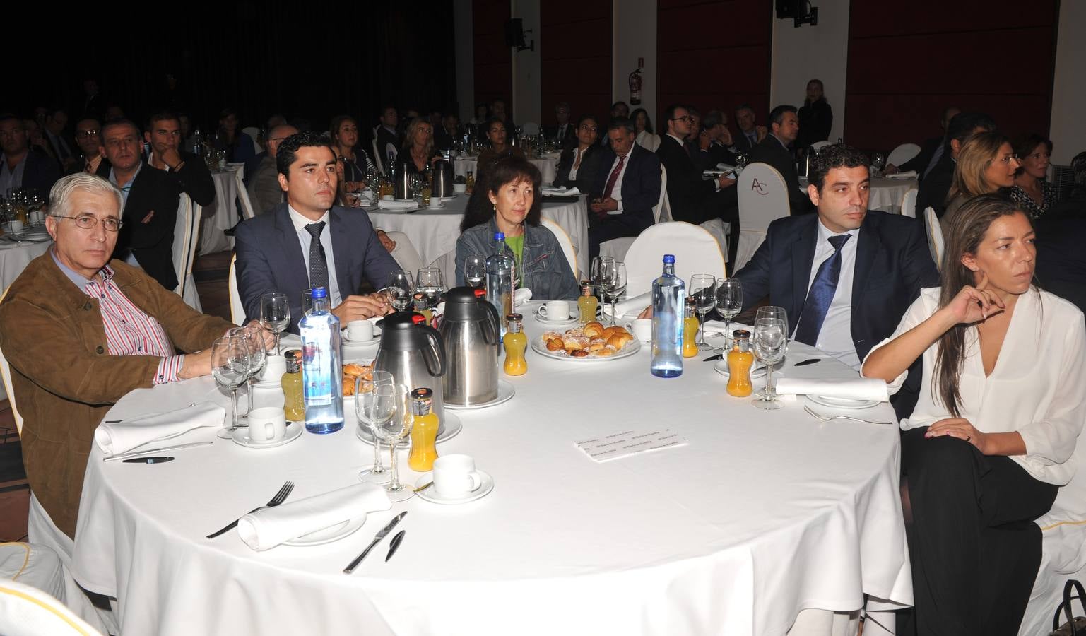 Roberto Valdivieso (Electrocontrol);Luis Ángel Velasco(BBVA);Teresa de la Fuente (decana de los notarios); Fernando Velascoy Cristina Velasco (Moldeados de caucho de Íscar).