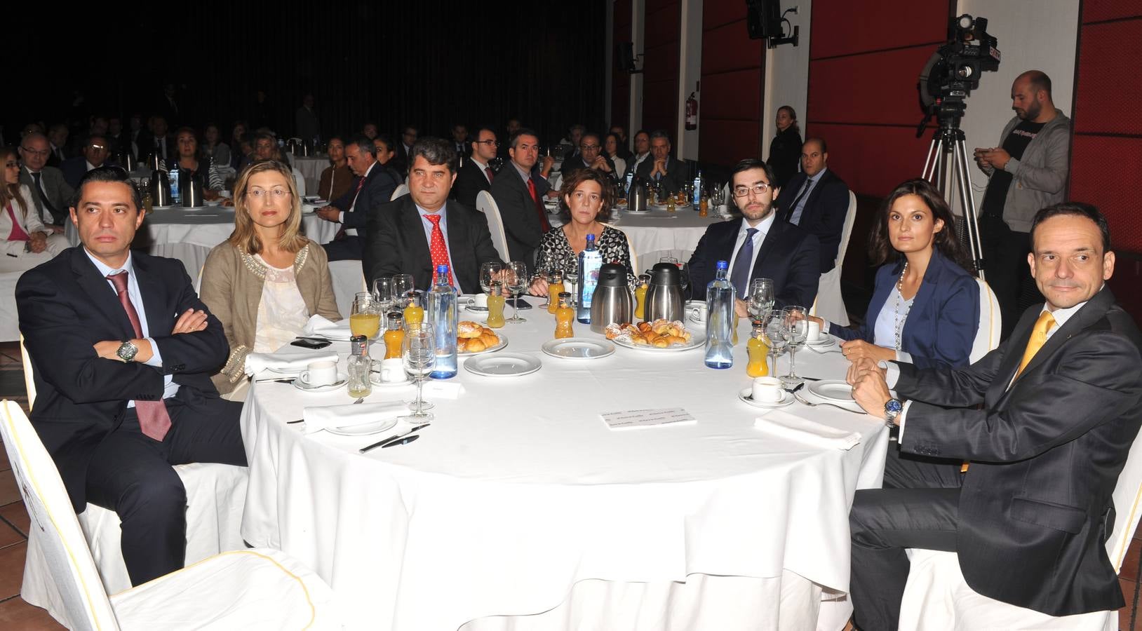 José Luis Gómez (Incosa);Maite Zamorano (directora de Control Financiero de El Norte);Manuel Fernández (EAM Sistemas Informáticos); María José Gutiérrez (Telefónica); Ernesto Monsalve (director de la Orquesta de Valladolid); Pilar Moraleda (Telefónica);y Javier Escribano (El Norte Digital).