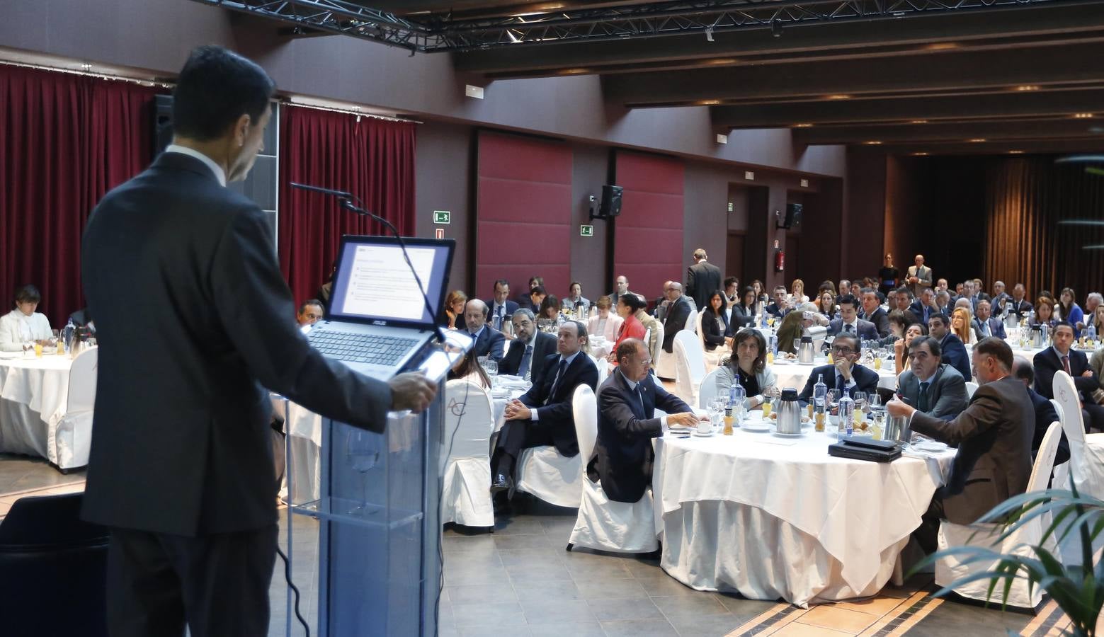 Jornada sobre la internacionalización de las empresas y las perspectivas de crecimiento económico organizada por El Norte de Castilla y el BBVA