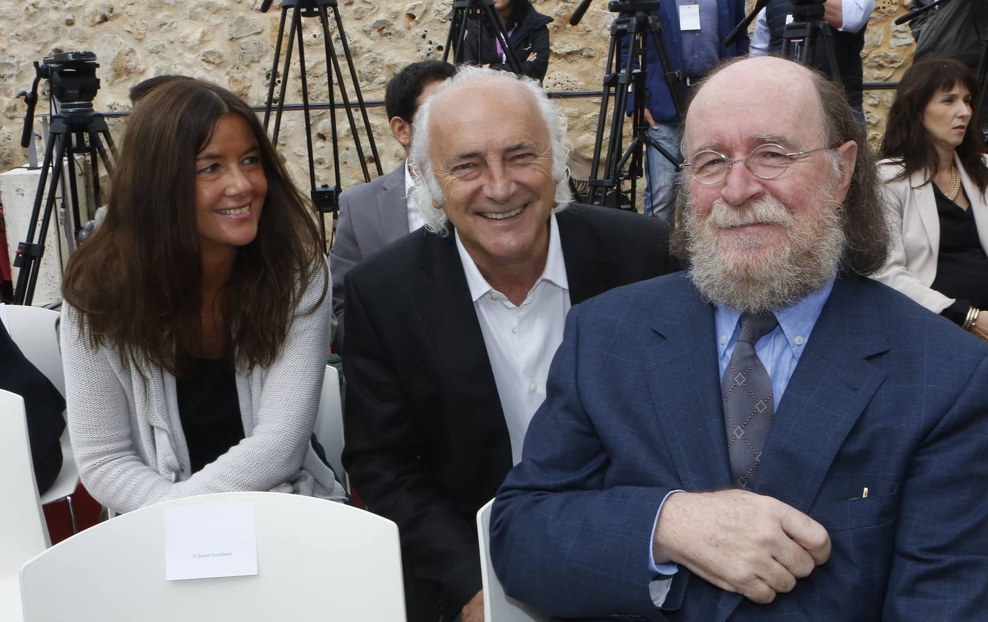Inauguración del Patio El Norte de Castilla del Centro e-LEA Miguel Delibes de la Villa del Libro de Urueña (1/2)