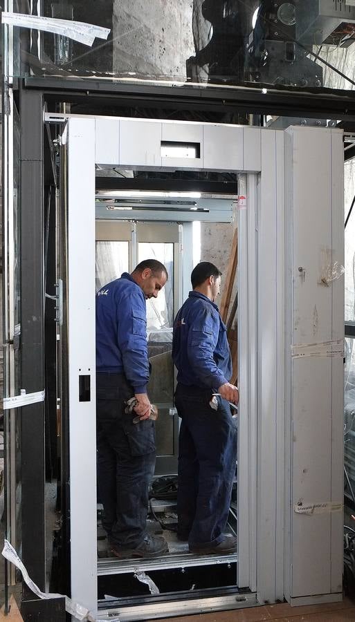 Visita a las obras del ascensor de la torre de la catedral de Valladolid