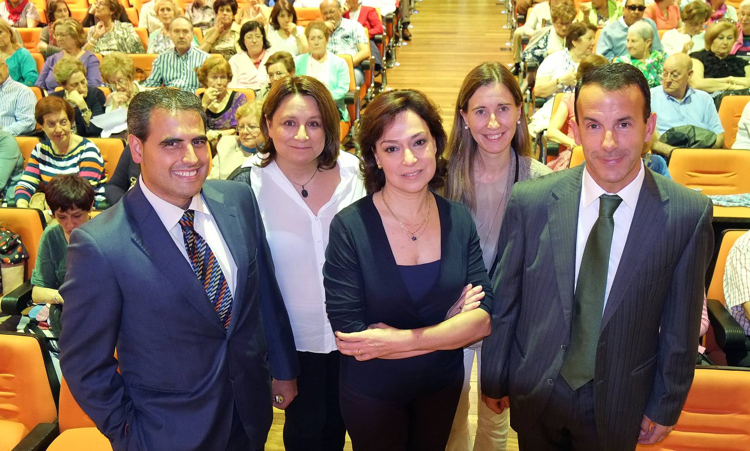 Víctor Ramírez, director de la sucursal de Valladolid de DKV Seguros Médicos; Ana Santiago, moderadora y redactora de El Norte de Castilla; Marta Jiménez-Prada, médico general y conferenciante; Eva Lamalfa, de Galletas Gullón y Miguel Ángel Aguarón, director territorial de la zona noroeste de DKV.