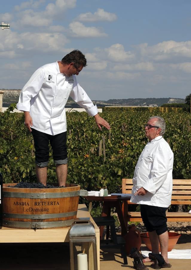 Pisada de uva en Abadía de Retuerta en Sardón de Duero (Valladolid)