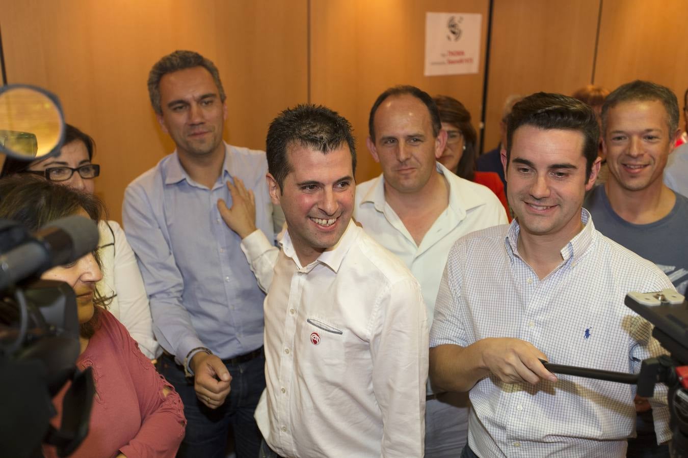 Luis Tudanca se impone a Julio Villarrubia y se convierte en nuevo secretario regional del PSOE de Castilla y León