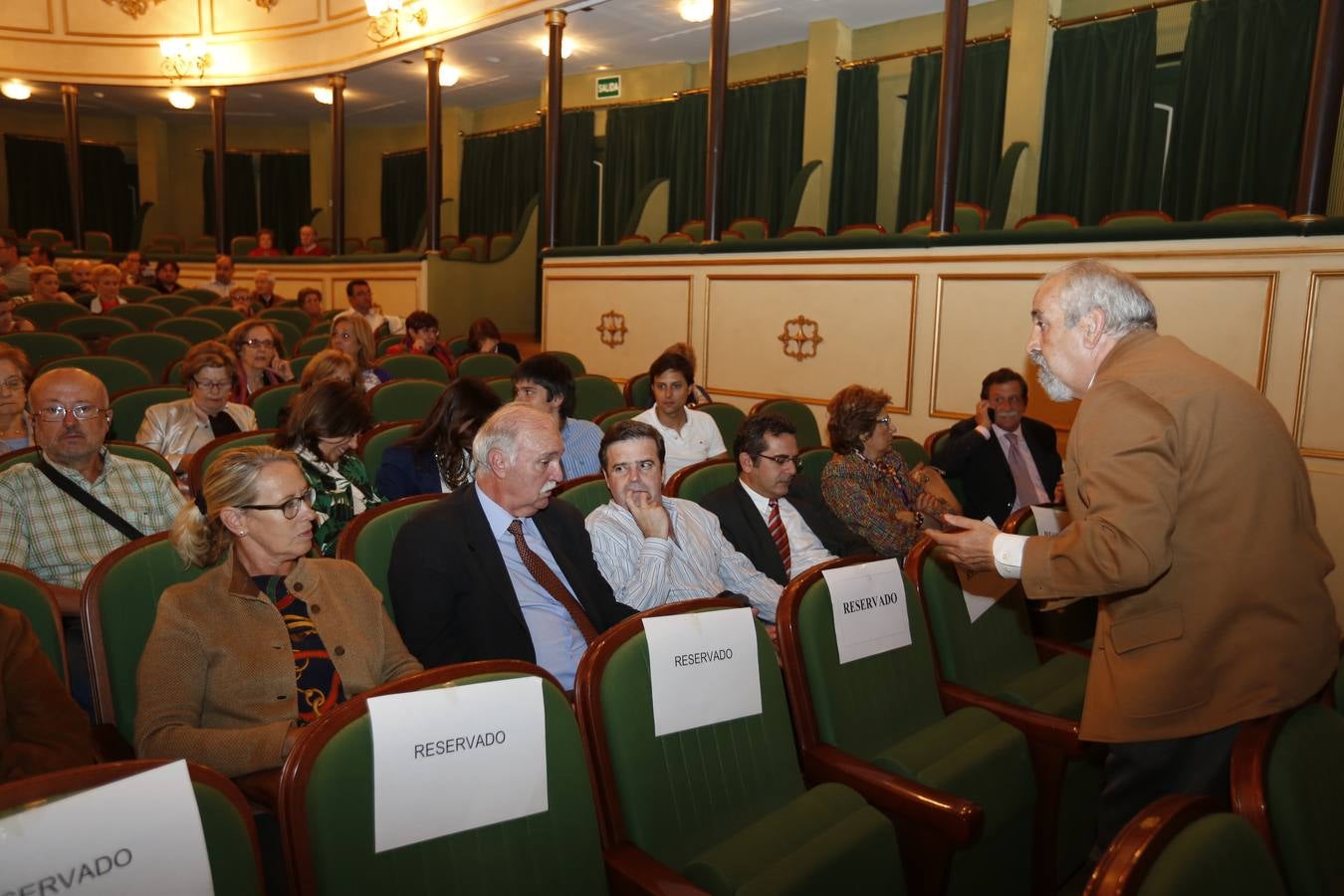 Clamor por la unidad del Archivo de Salamanca en el Teatro Liceo (1/2)